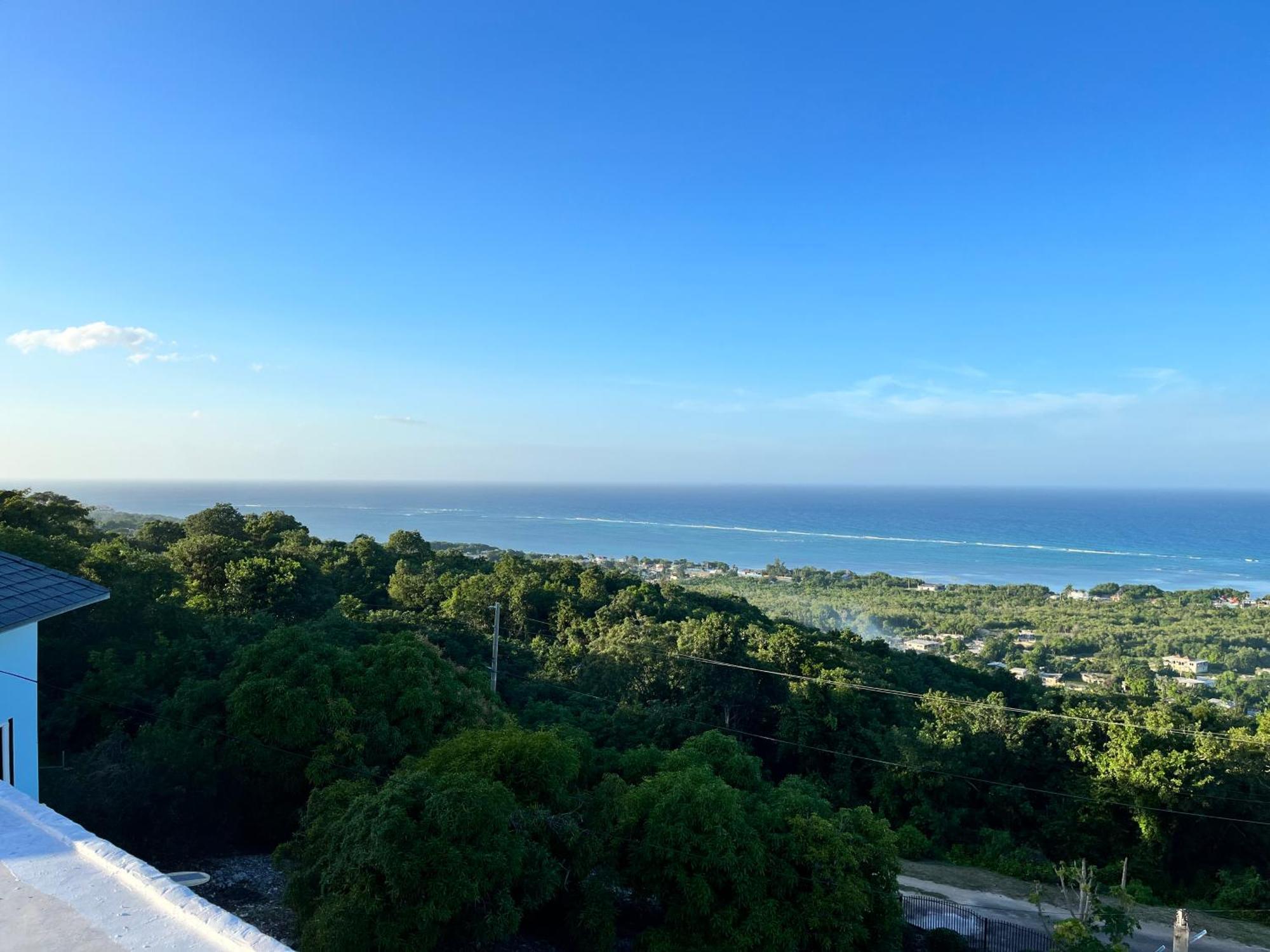 Sunshine Lodge: Your Home Away From Home Montego Bay Dış mekan fotoğraf