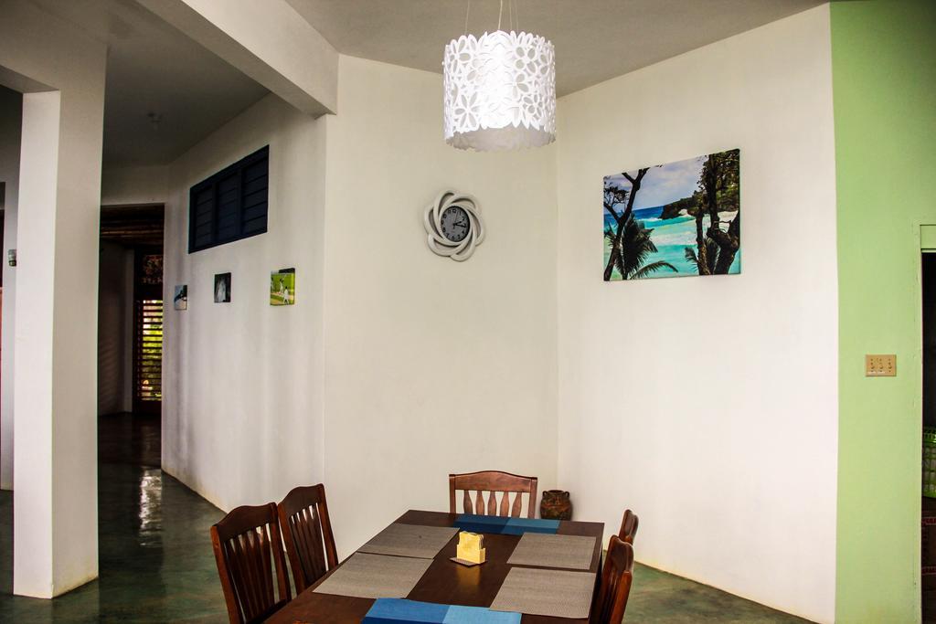 Sunshine Lodge: Your Home Away From Home Montego Bay Dış mekan fotoğraf