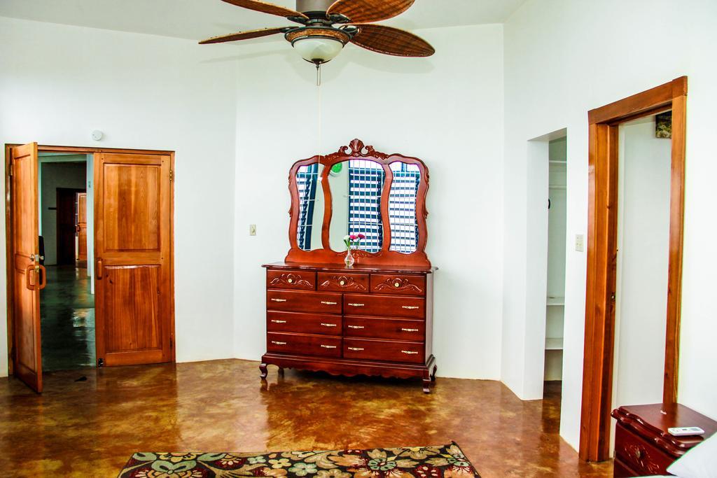 Sunshine Lodge: Your Home Away From Home Montego Bay Dış mekan fotoğraf
