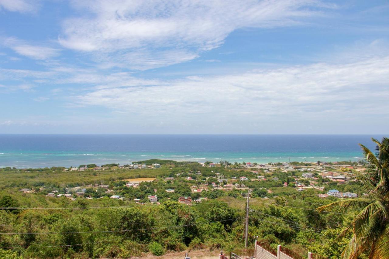 Sunshine Lodge: Your Home Away From Home Montego Bay Dış mekan fotoğraf