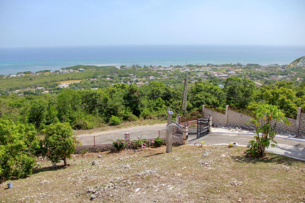 Sunshine Lodge: Your Home Away From Home Montego Bay Dış mekan fotoğraf