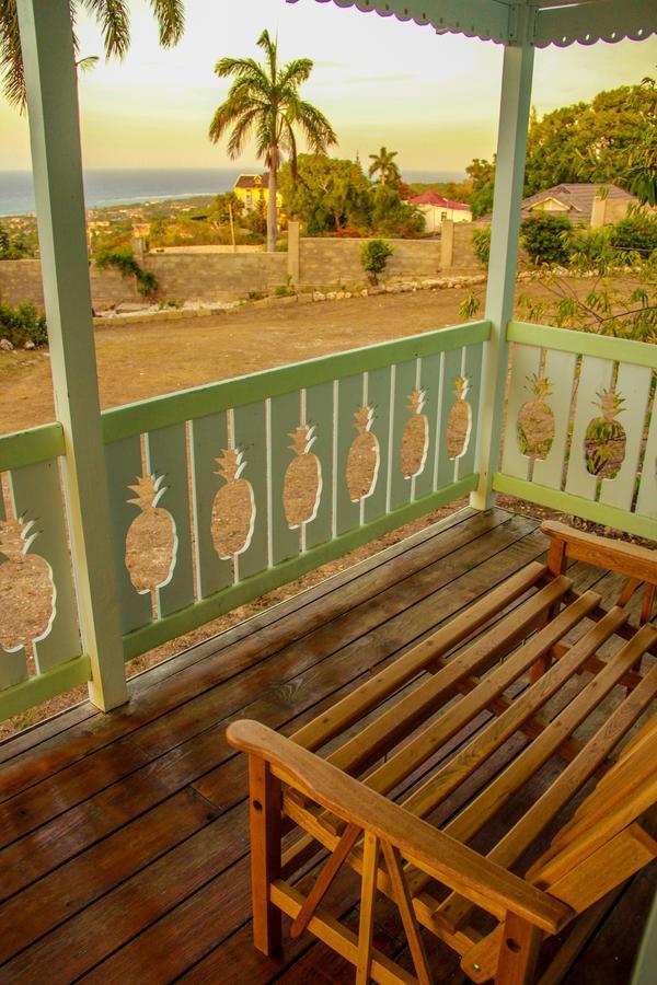Sunshine Lodge: Your Home Away From Home Montego Bay Dış mekan fotoğraf