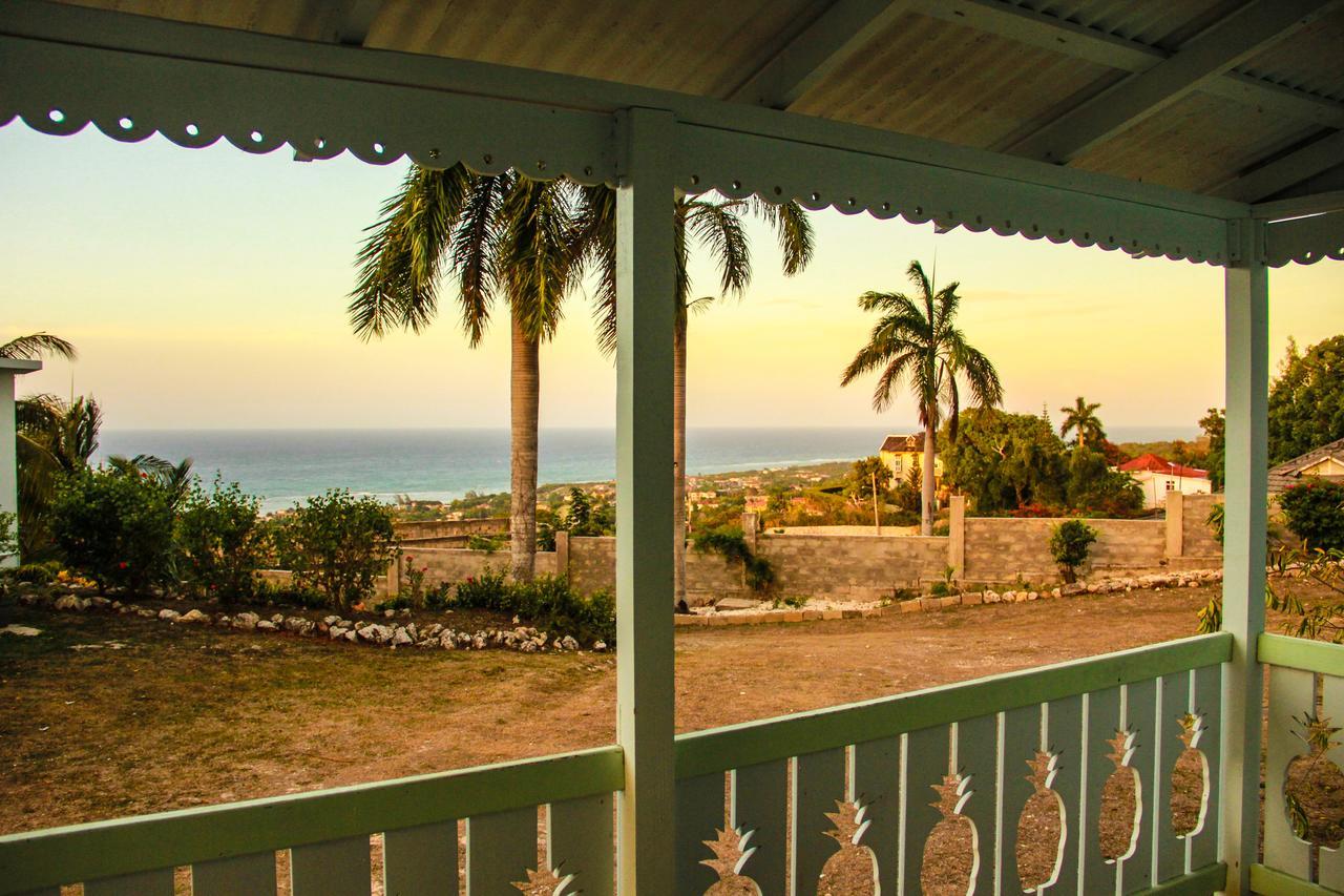 Sunshine Lodge: Your Home Away From Home Montego Bay Dış mekan fotoğraf