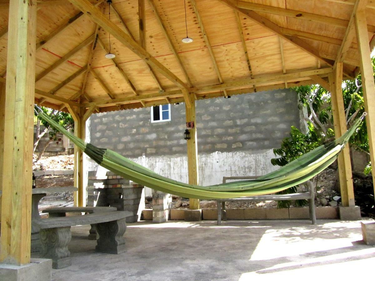 Sunshine Lodge: Your Home Away From Home Montego Bay Dış mekan fotoğraf