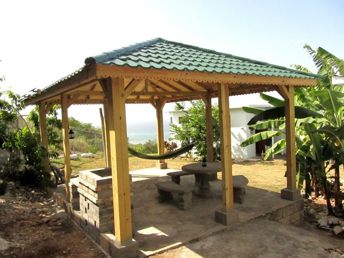 Sunshine Lodge: Your Home Away From Home Montego Bay Dış mekan fotoğraf