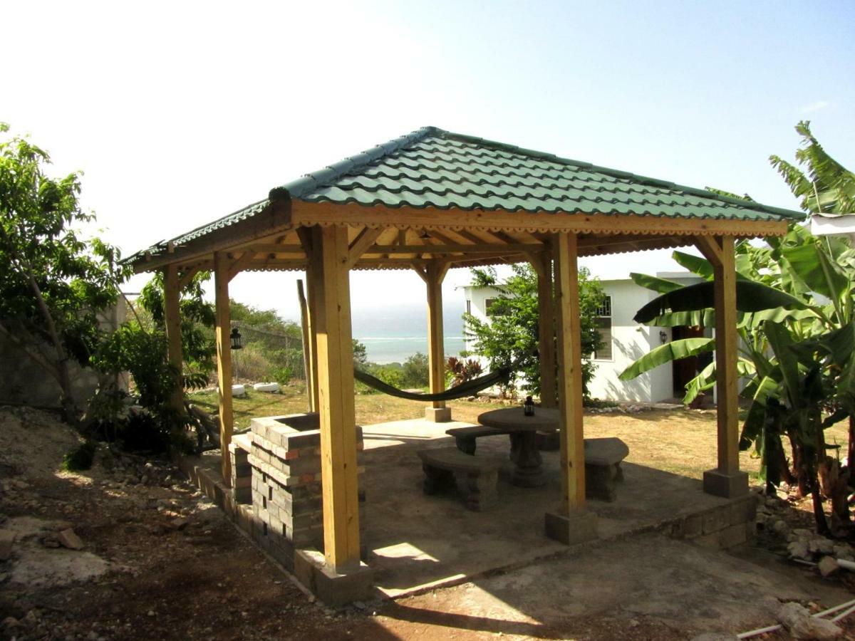 Sunshine Lodge: Your Home Away From Home Montego Bay Dış mekan fotoğraf