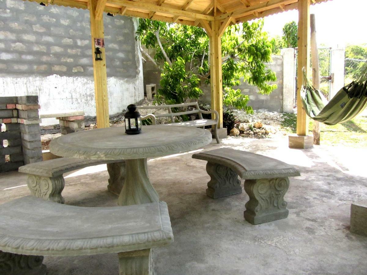 Sunshine Lodge: Your Home Away From Home Montego Bay Dış mekan fotoğraf